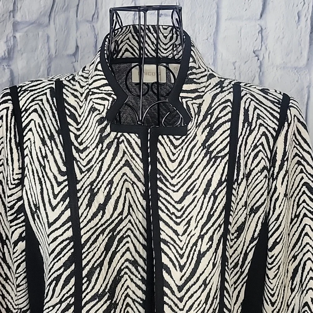 CHICO'S Black and White Zebra Print with Black Accents Open Front Jack… - Picture 2 of 8